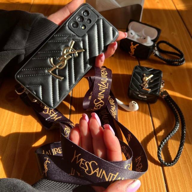 قاب YSL چرمی پافری بدون بند